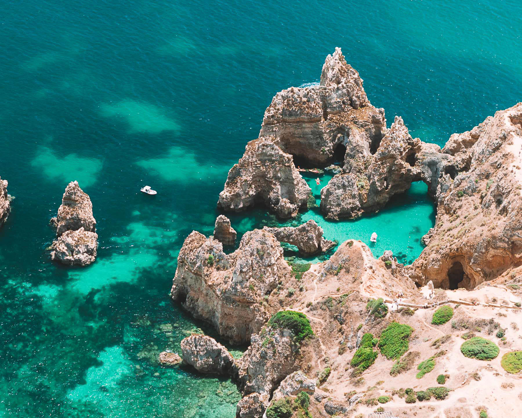 Rock formations and turquoise water at Ponta da Piedade